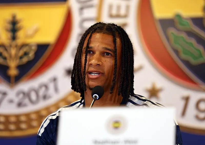 fenerbahceden-imza-toreninde-transfer-mujdesi-geldi-1784295531268.jpeg Fenerbahçe'den yeni transferlerin imza töreninde flaş mesaj: 1 transfer daha yolda!-6
