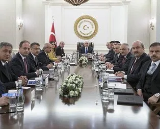 Ekonomi zirvesinden faizlere neşter