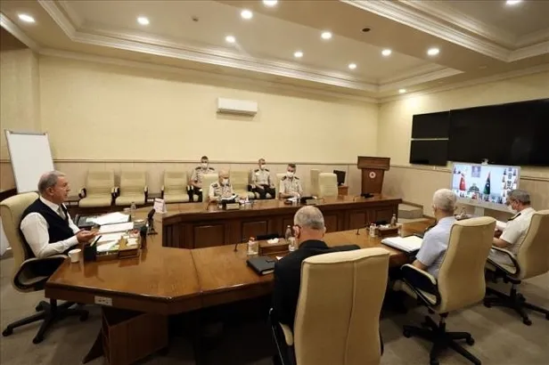 milli-savunma-bakani-hulusi-akar-komutanlarla-toplanti-yapti-1633965593336.jpeg Milli Savunma Bakanı Hulusi Akar komutanlarla toplantı yaptı-1