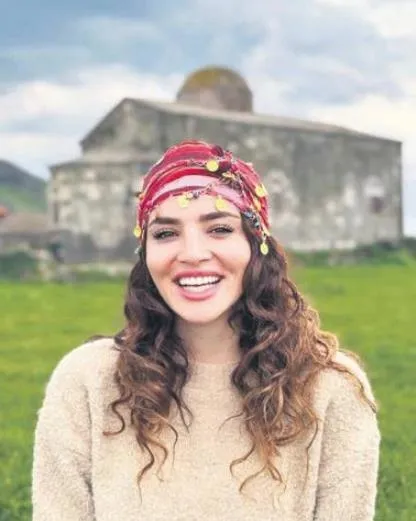 meryem-uzerli-kasildi-son-paylasimi-sosyal-medyayi-salladi-1680558294105.jpeg Meryem Uzerli 'kas'ıldı! Son paylaşımı sosyal medyayı salladı-8