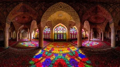 İslam mimarisinde büyüleyici cami tavanları