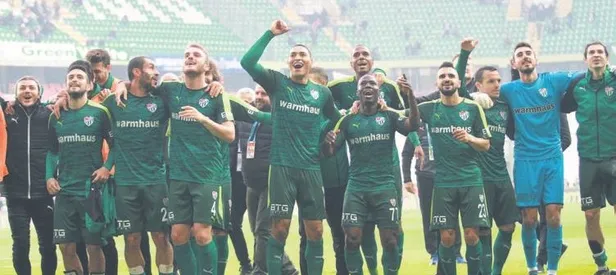 Timsah’a 45 dakika yetti