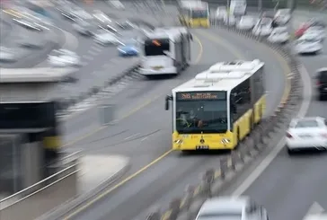 Beylikdüzü’nde iki İETT otobüsü çarpıştı: 2 kişi yaralandı