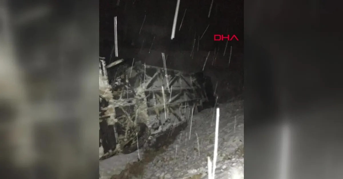 Erzincan'da yolcu otobüsü devrildi