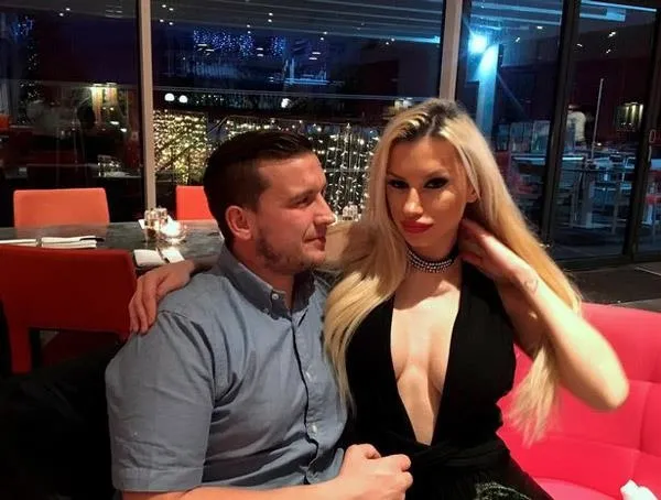 Dayak yiyen mankeni selfie kurtardı! Martha Dolak'ın skandal görüntüsü-6