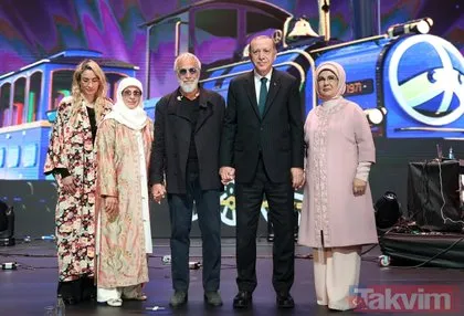 SON DAKİKA: Başkan Recep Tayyip Erdoğan Yusuf İslam’ın Cat Stevens Beştepe’deki konserini izledi! Yusuf İslam Erdoğan’a gitarını hediye etti