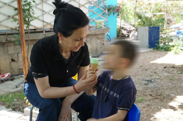 3-yasindaki-cocugu-darbeden-ogretmene-para-cezasi-1619856206883.jpg 3 yaşındaki çocuğu darbeden öğretmene para cezası-5