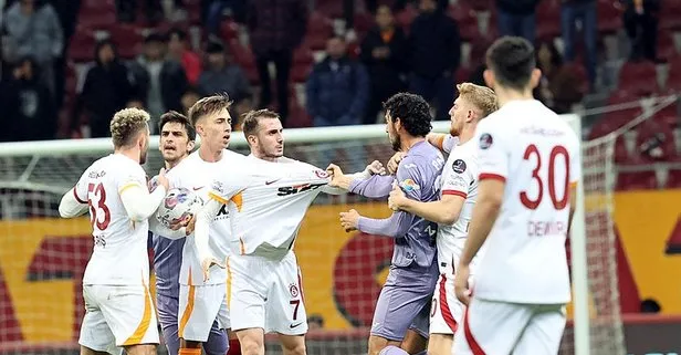 Galatasaray, Dostluk Turnuvası’nda Villarreal’e 4-3 mağlup oldu! Kerem Aktürkoğlu’na sert müdahaleler sahayı karıştırdı