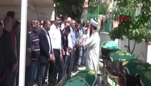 İzmir'de katliam gibi kaza! 7 kişi böyle uğurlandı