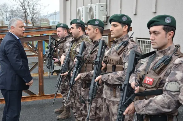 Özel harekat polisleri Afrin'e dualarla uğurlandı-9