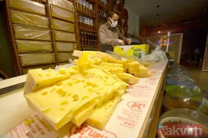 Kilosu 120 TL! Kars’ta sezonun ilk gravyer peyniri satışta