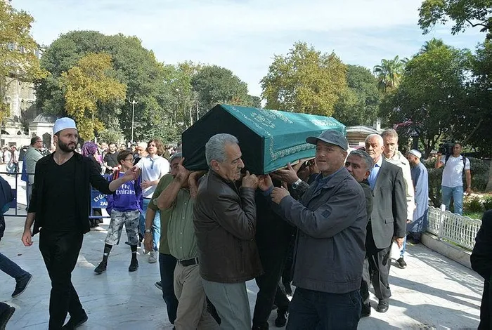 Üstad Necip Fazıl Kısakürek'in oğlu Mehmed Kısakürek son yolculuğuna uğurlandı-2
