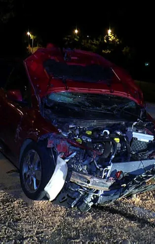 Kartal'da kontrolden çıkan araç bariyerlere girdi: 4 yaralı