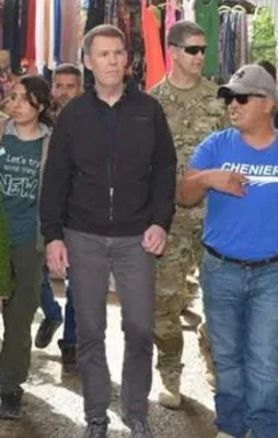 ABD'li komutanlar Münbiç'te çarşı turunda