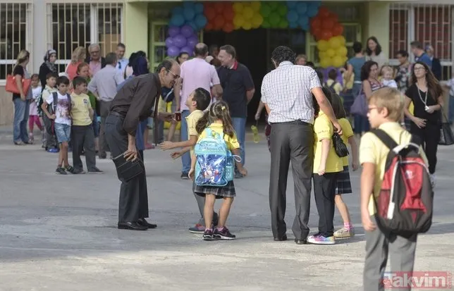 mebden-gece-yarisi-karari-derslere-12-gun-2-tatil-arasi-veriliyor-anaokulu-123456789101112-siniflar-1708247090022.jpg MEB'den gece yarısı kararı çıktı! Derslere 12 gün + 2 tatil arası veriliyor! Anaokulu, 1,2,3,4,5,6,7,8,9,10,11,12. sınıflar...-3