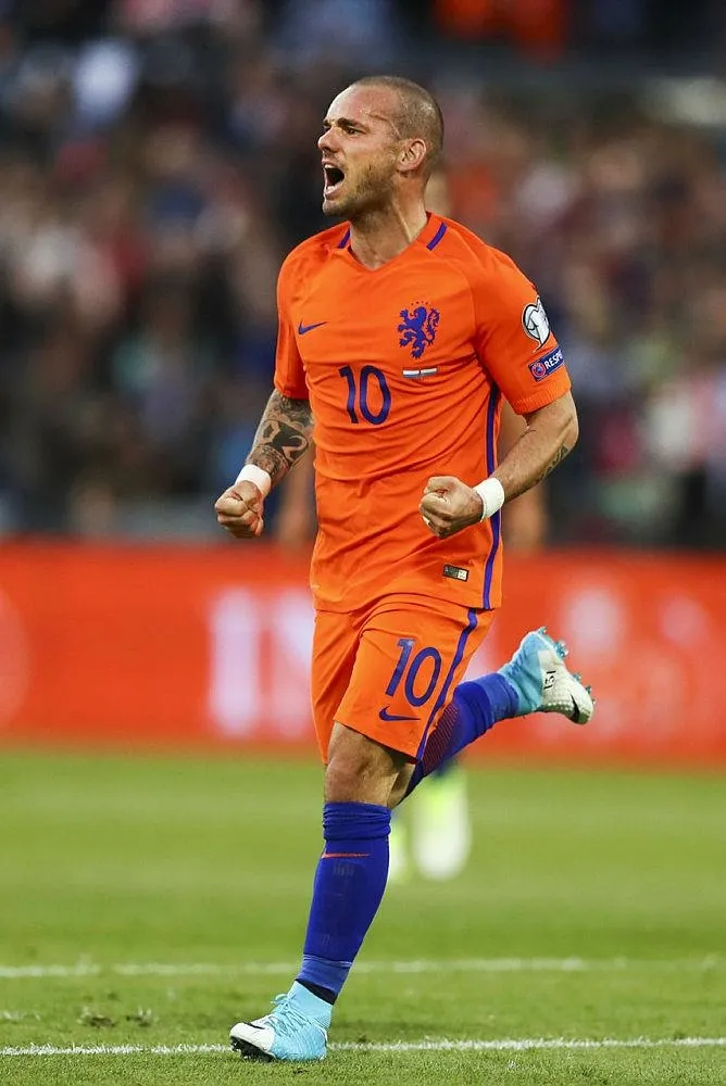 Sneijder'den Katar açıklaması
