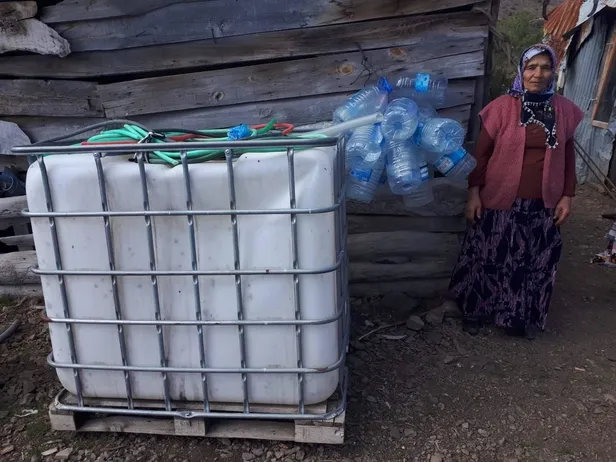 Ankara'da barajın yanında susuzluk çilesi: Su bidonu taşımaktan hepsi fıtık oldu!-3