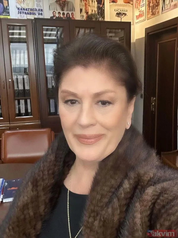 Zamansız güzelliğin canlı kanıtı! 70’lik Yeşilçam yıldızı Gülşen Bubikoğlu’ndan ofis pozları: Son hali olay oldu - 18