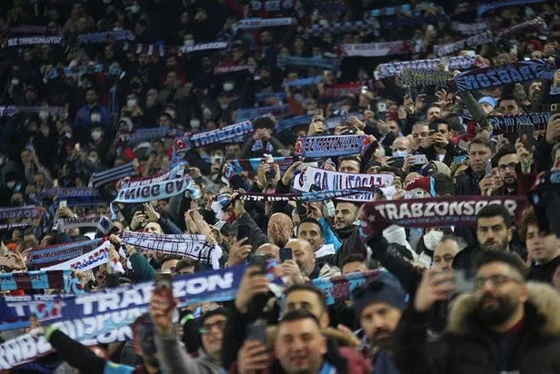 trabzonspor-konyaspor-maci-oncesi-kalp-krizi-geciren-taraftar-eyup-yavuz-hayatini-kaybetti-1644778045193.jpeg Trabzonspor - Konyaspor maçı öncesi kalp krizi geçiren taraftar Eyüp Yavuz hayatını kaybetti-1