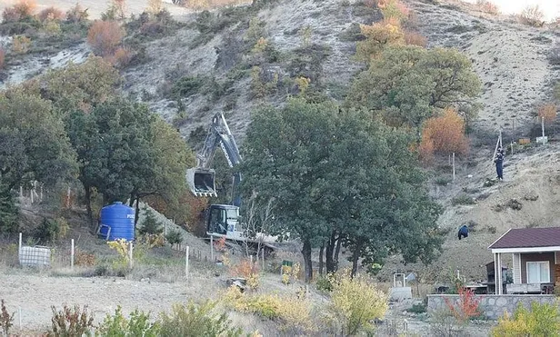 ankarada-kan-donduran-olay-9-yildir-aranan-2-kardesin-olduruldugu-ortaya-cikti-kemik-parcalari-1633883398061.jpeg Ankara'da kan donduran olay! 9 yıldır aranan 2 kardeşin öldürüldüğü ortaya çıktı! Yasak aşk iddiası ve kemik parçaları...-3