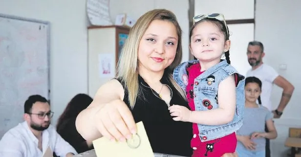 Türkiye'den dünyaya demokrasi dersi! 2. turda 52 milyon 500 bin seçmen oy verdi