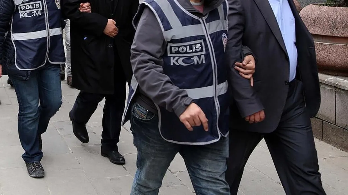 Son dakika! 5 ilde 26 şirkete eş zamanlı kara para baskını: Çok sayıda mali müşavir yakalandı!