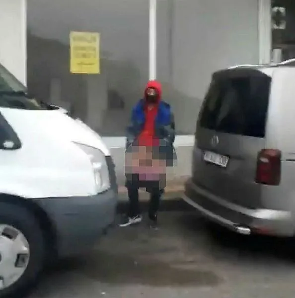 bursada-genc-kiz-kendisini-takip-edip-masturbasyon-yapan-tacizciyi-goruntuledi-polis-harekete-gecti-1616616988093.jpeg Bursa'da genç kız kendisini takip edip mastürbasyon yapan tacizciyi görüntüledi! Polis harekete geçti...-3