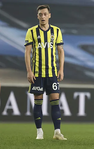 İşte Mesut Özil'in Galatasaray maçı performansı! Fenerbahçe formasıyla ilk derbisinde...