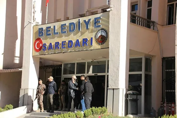 Son dakika: HDP'li Hakkari Belediye Başkanı Cihan Karaman tutuklandı-2