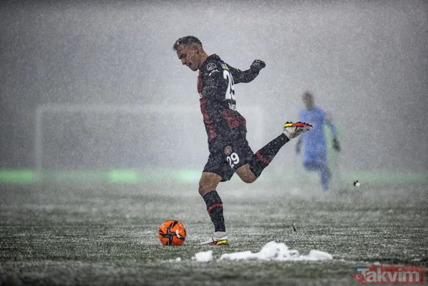 Volkan Demirel etkisi! Emre Mor rüzgar gibi esti... - 13