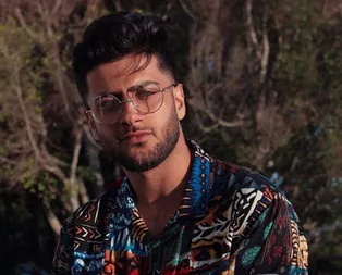 Son dakika: Reynmen kız arkadaşıyla görüntülenmek istemeyip basın mensuplarına saldırınca karakolluk oldu!