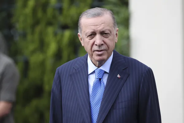 son-dakika-baskan-recep-tayyip-erdogandan-cuma-namazi-sonrasi-aciklamalar-esir-takasinda-putinin-israrla-isted-1663933239908.jpg SON DAKİKA: Başkan Recep Tayyip Erdoğan'dan cuma namazı sonrası açıklamalar: Esir takasında Putin'in ısrarla istediği ismi Rusya'ya gönderdik-6