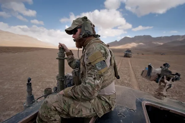 avustralyali-askerlerden-afganistanda-vahset-savas-esirini-helikoptere-sigmadigi-icin-oldurduler-1603391578856.jpg Avustralyalı askerlerden Afganistan'da vahşet: Savaş esirini helikoptere sığmadığı için öldürdüler-3