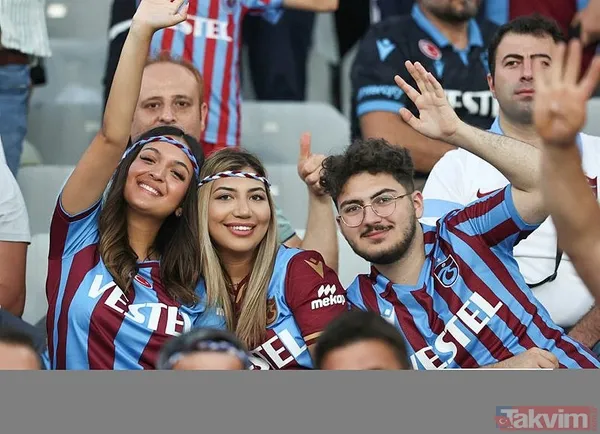 Yeri göğü boyadılar! Trabzonspor tribünleri görsel şölen yaşattı! - 7