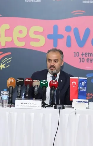 Sanatçıya destek halka moral festivali