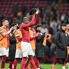 Spor yazarları Galatasaray - AZ Alkmaar maçını yorumladı! Cuesta’ya sert eleştiri: Hiç atletik ve çabuk değil