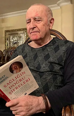 Prof. Dr. Murat Dilmener koronavirüse yenildi