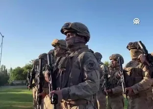 Hakkari’de zehir tacirlerine darbe! İHA destekli operasyonda 253 kilogram uyuşturucu yakalandı
