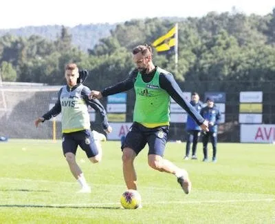fener-derbiye-bu-kez-yanalla-hazirlandi-1582070118721.jpeg