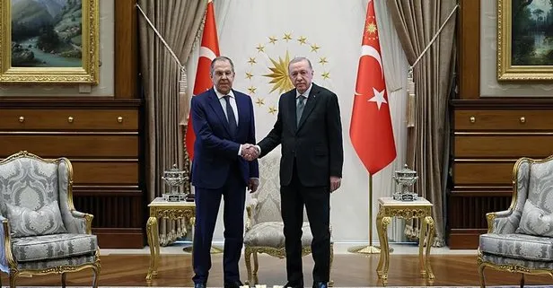 Masa Türkiye’de kuruluyor: ABD ve Rus heyetleri İstanbul’da bir araya gelecek
