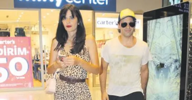 Kaan Tangöze eşi Kıvılcım Ural alışveriş turunda