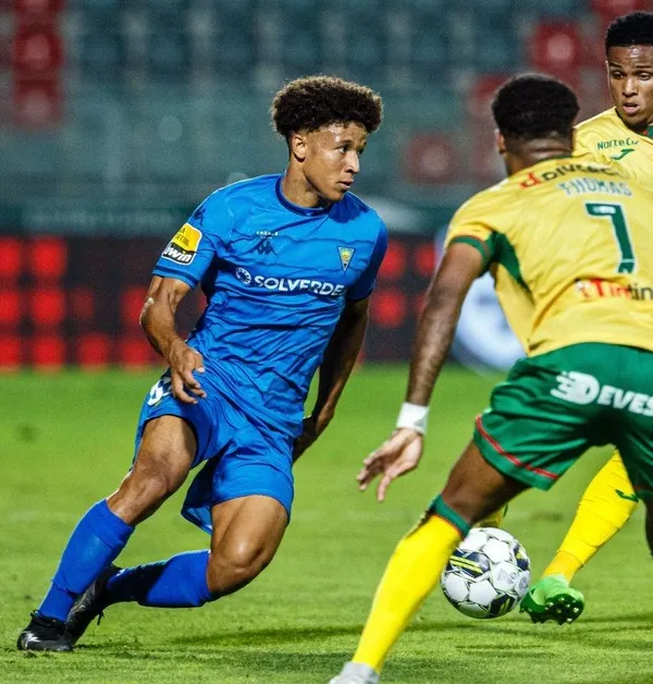 cimbom-estorilin-genc-beki-tiago-santos-icin-dugmeye-basti-degeri-1-milyon-euro-1685999768806.jpeg Cimbom Estoril’in genç beki Tiago Santos için düğmeye bastı-3