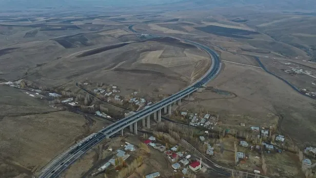 baskan-erdogandan-agri-hamur-tutak-patnos-devlet-yolu-acilis-toreninde-onemli-aciklamalar-1669894848592.jpeg Başkan Erdoğan'dan Ağrı Hamur-Tutak-Patnos Devlet Yolu Açılış Töreni’nde önemli açıklamalar-6