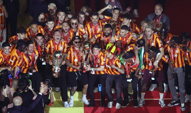 Mertens Galatasaray'dan ayrılacak mı? Resmen açıkladı - 3