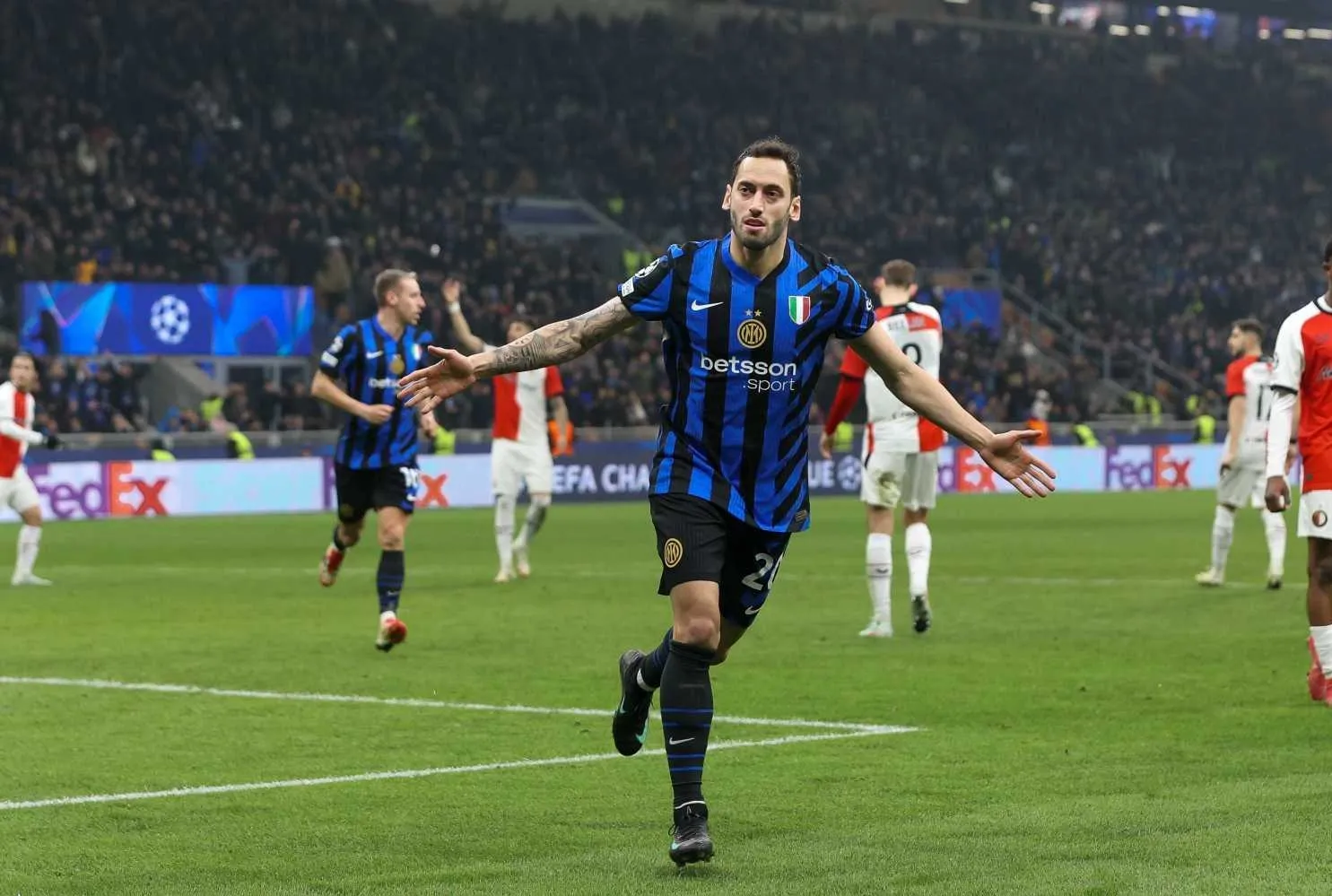 Hakan’dan Galatasaray’a mesaj!