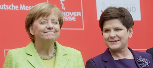 Merkel'den AB'ye talimat : Türkiye ile ilişkinizi kesin