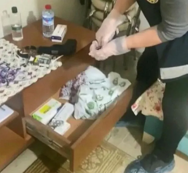 13-ilde-sarallar-suc-orgutune-operasyon-cok-sayida-gozalti-var-1656488591586.jpeg 13 ilde 'Sarallar' suç örgütüne operasyon! Çok sayıda gözaltı var...-4