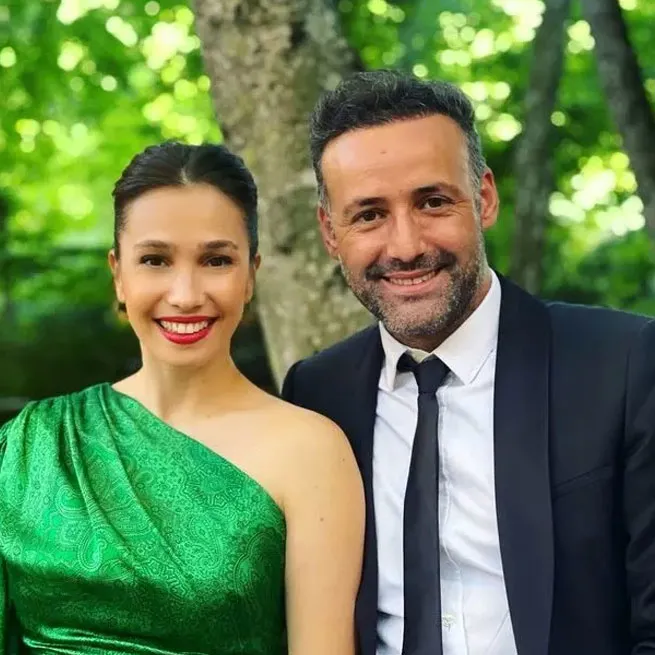 Güldür Güldür’ün Onur Buldu’nun sessiz sedasız evlendiği öğretmen eşine bakın! Kızının annesi hayran bıraktı: “Çok güzel bir aile”-17