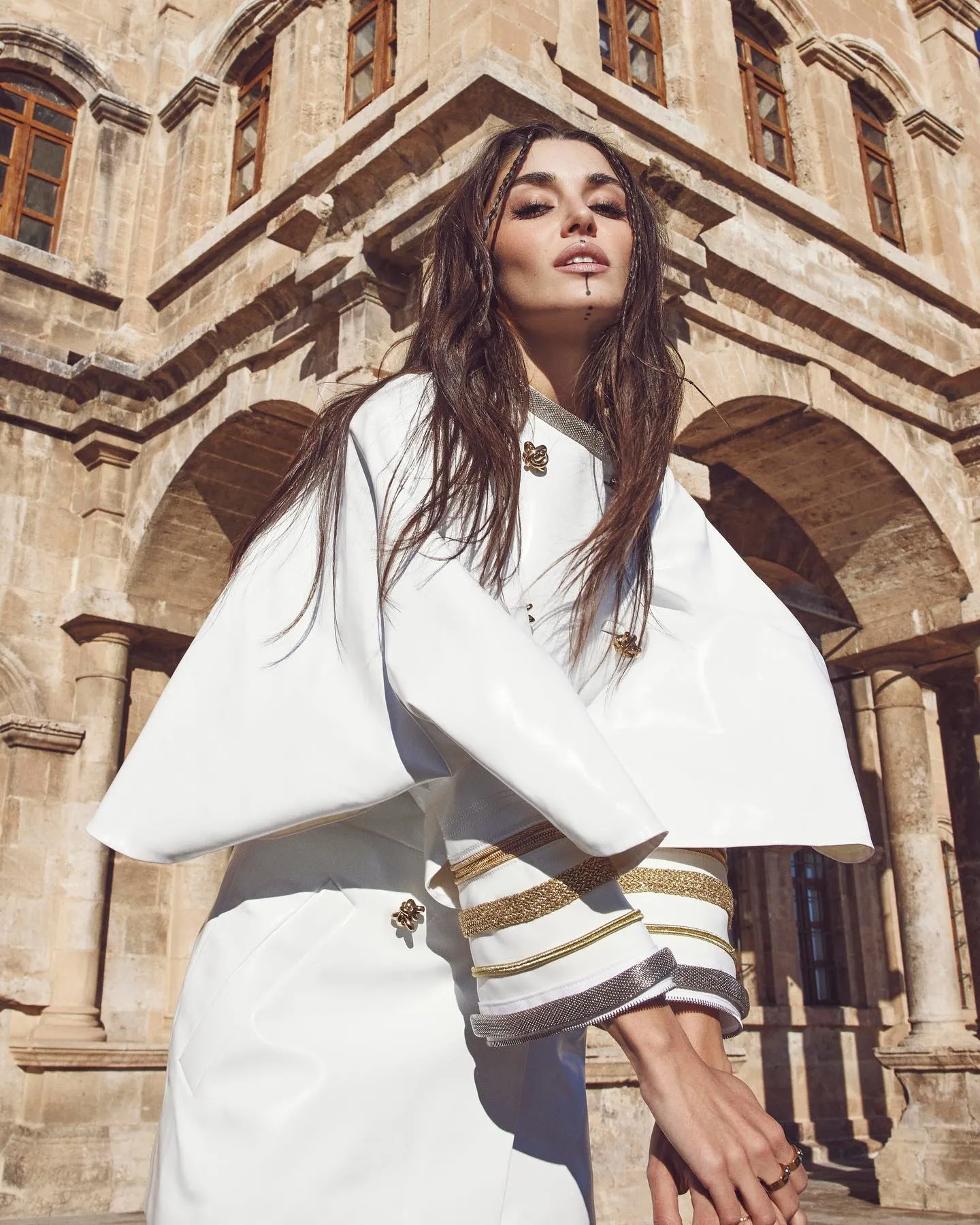 Hande Erçel’den 2 milyon dolarlık yatırım: Yeni evi büyüledi! - 6