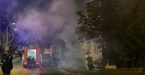 Üsküdar'da korku dolu gece! Alevler bir anda yükseldi